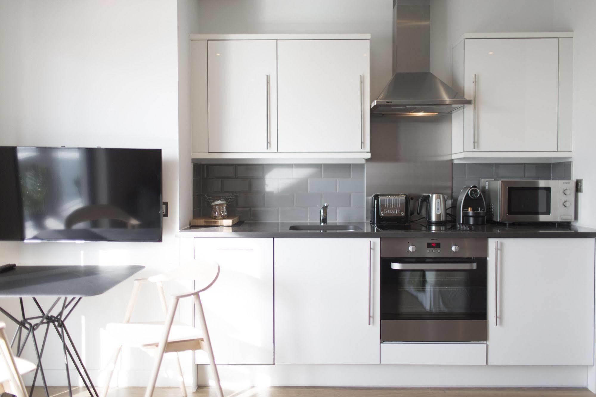 Aparthotel Adagio London Brentford Zewnętrze zdjęcie